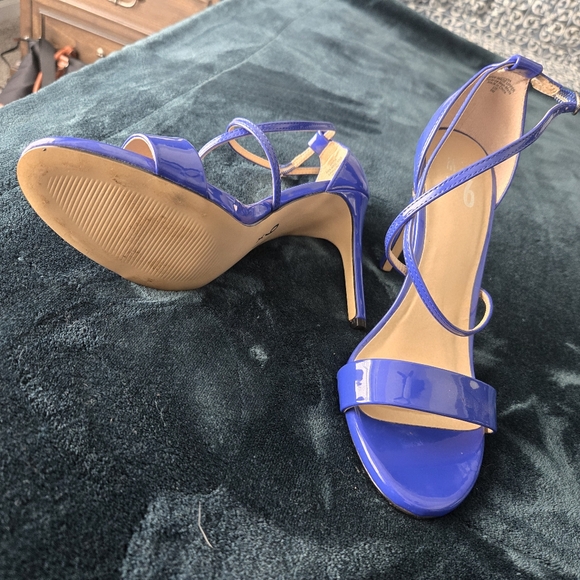 Shoes - Picture 5 of 6